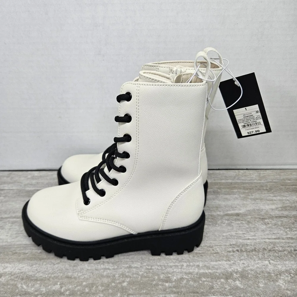 Art Class Khari Combat Boots Cream Faux Leather Black Laces Side Zip Kids Size 1